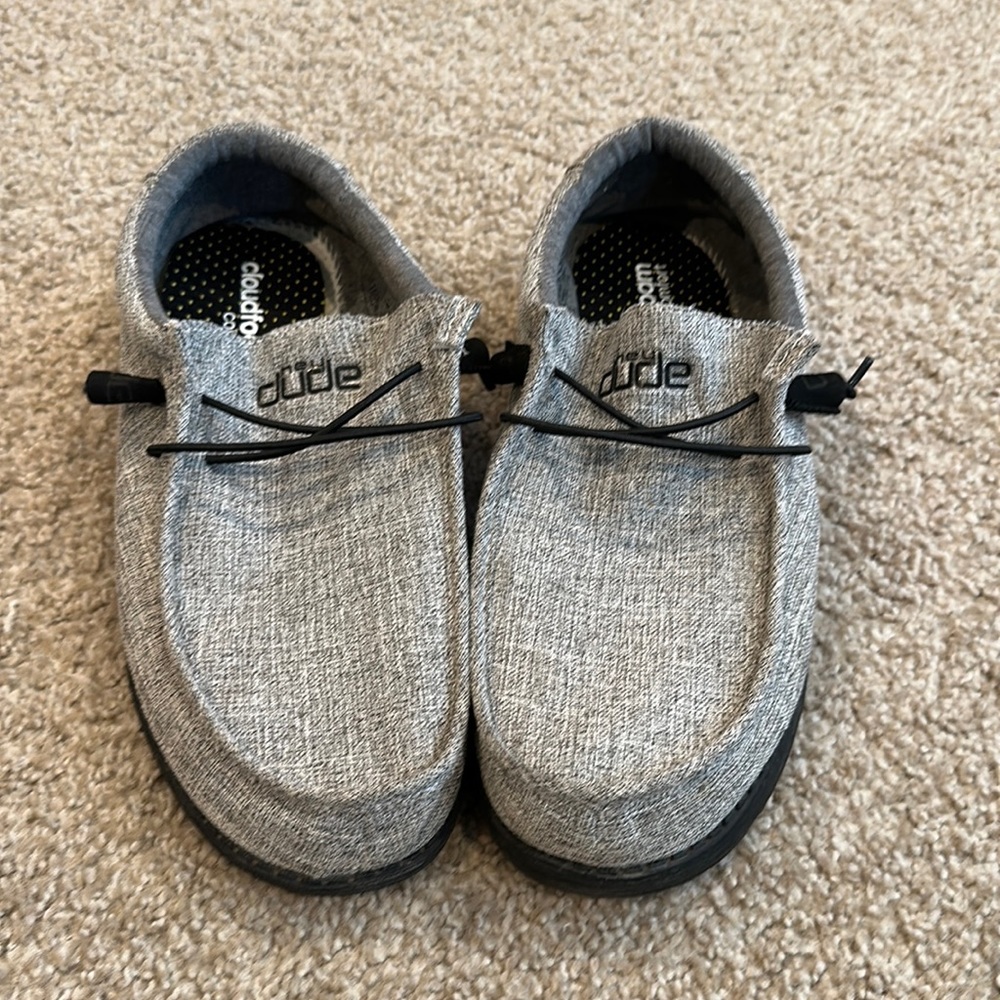 Hey Dude gray with black ties size 12